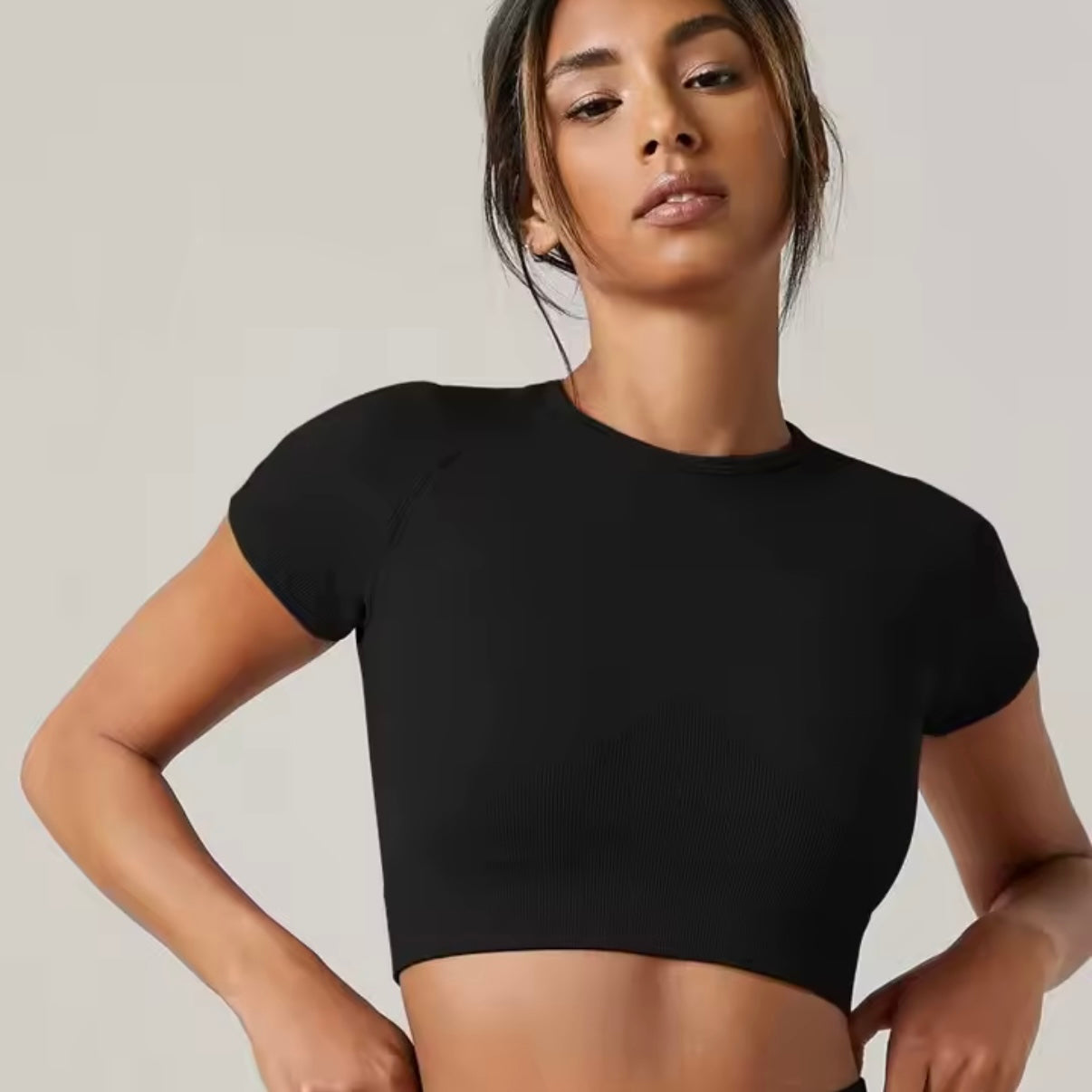 SculptFit Ribbed Gym Crop Top